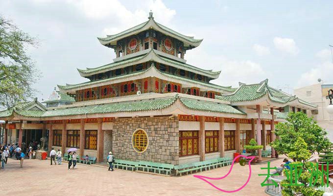 越南安江省推进宗教文化旅游发展，游客数量超过100万人