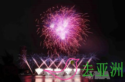 2017岘港国际烟花节4月30日晚在韩江上隆重开幕
