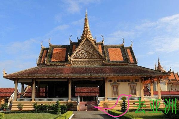 青岛直飞柬埔寨的航班将于10月底开通，每周三班，航程四个多小时