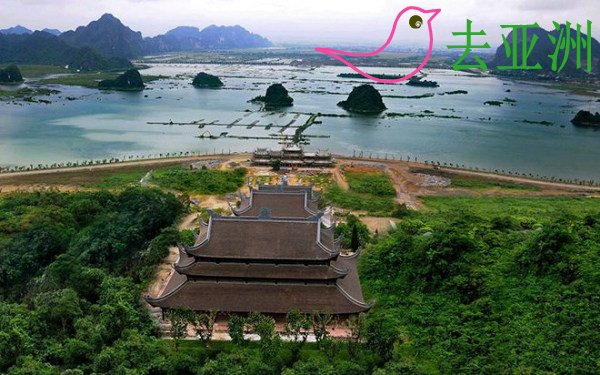 越南河南三祝寺不仅是游客前来拜佛的地方，而且还能观赏美景