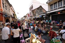 Walking Street Lardyai Market